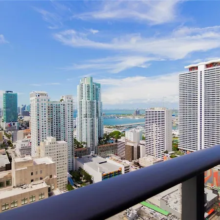 Spacious And Stylish Studio Perfect To Spend Time On Miami!